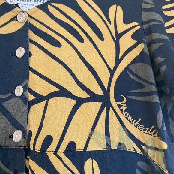 Manuhealiʻi Dress - Picture 5 of 6